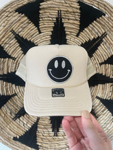Load image into Gallery viewer, Neutral Smile Hat
